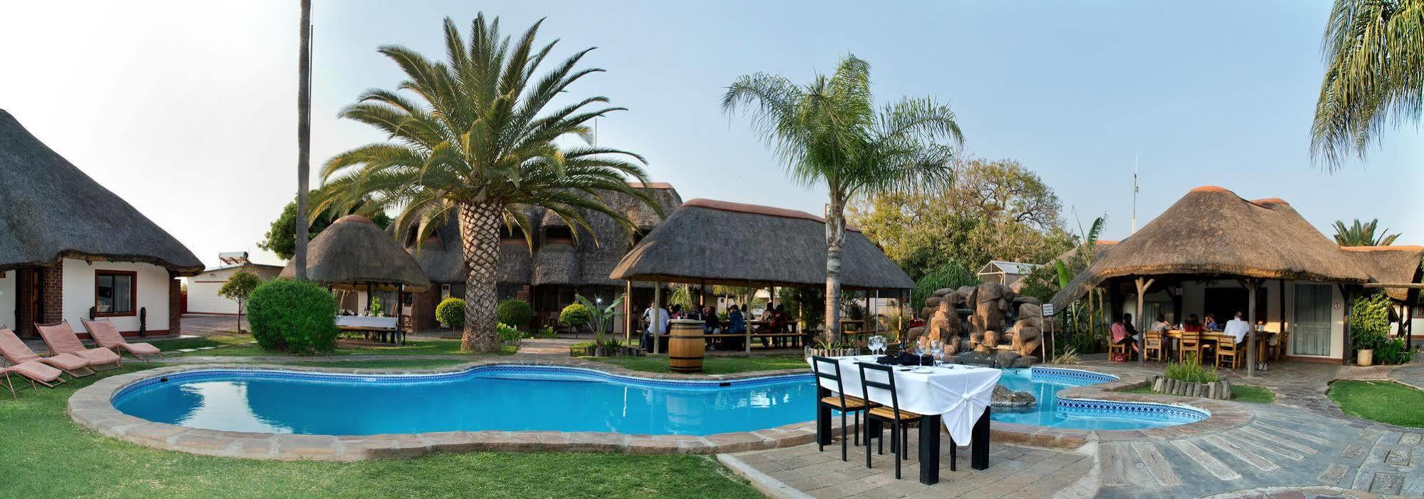 Cest Si Bon Hotel Otjiwarongo Exterior foto